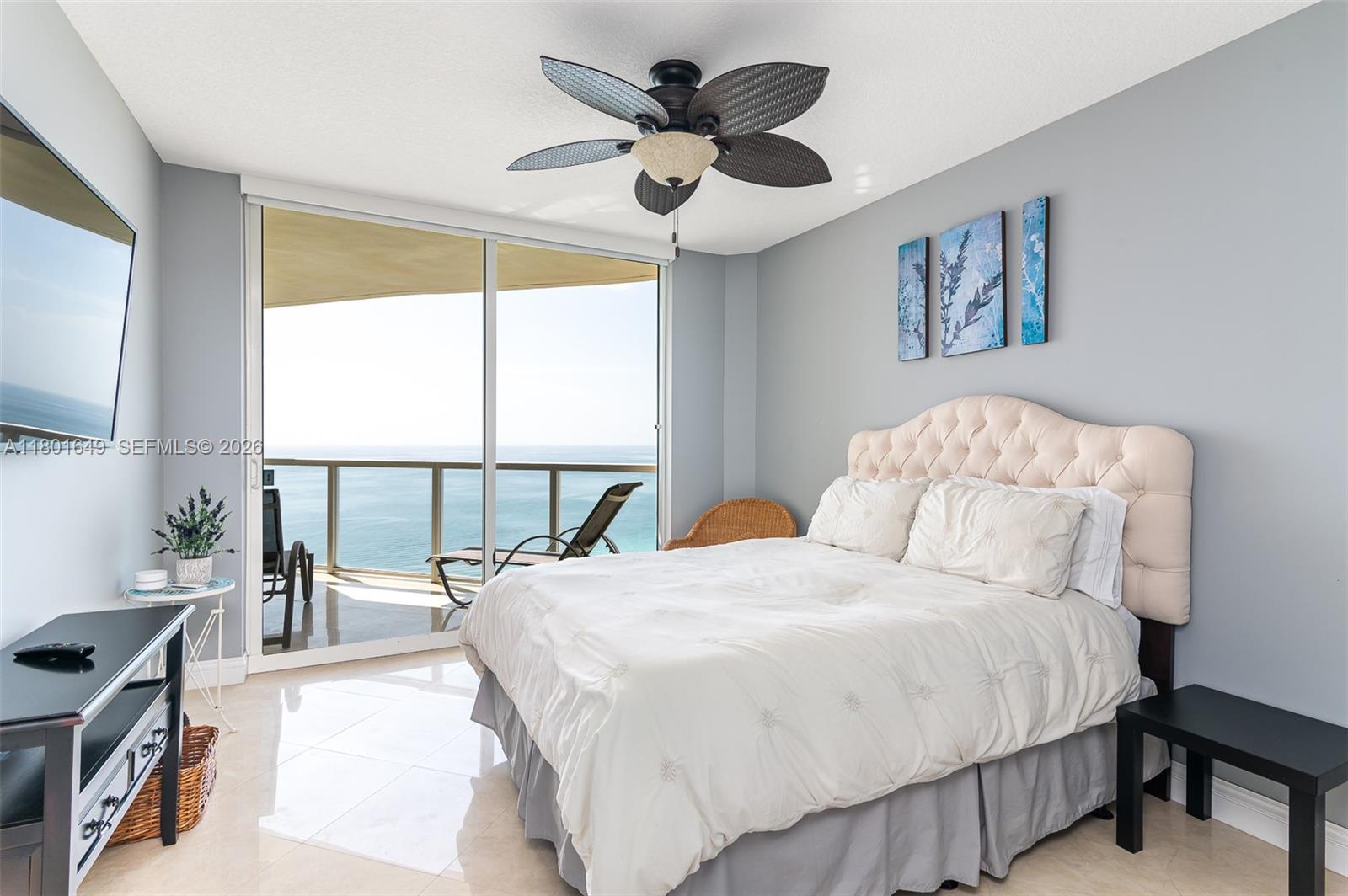 LA PERLA CONDO - Residential