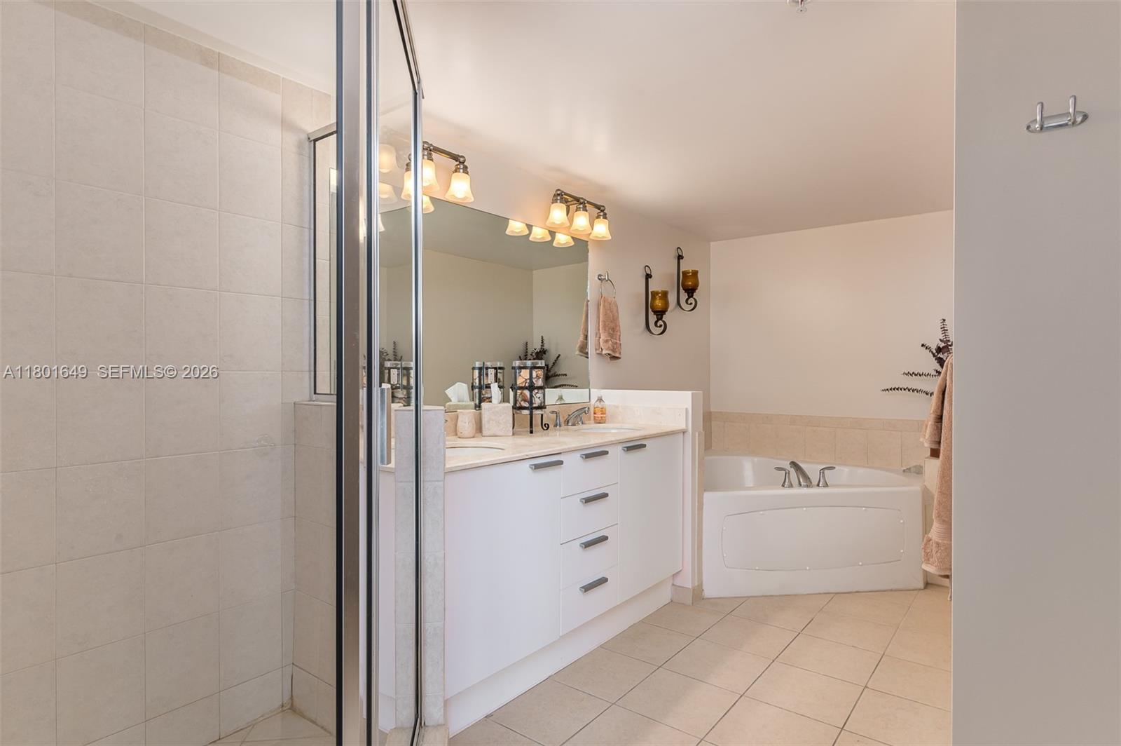 LA PERLA CONDO - Residential