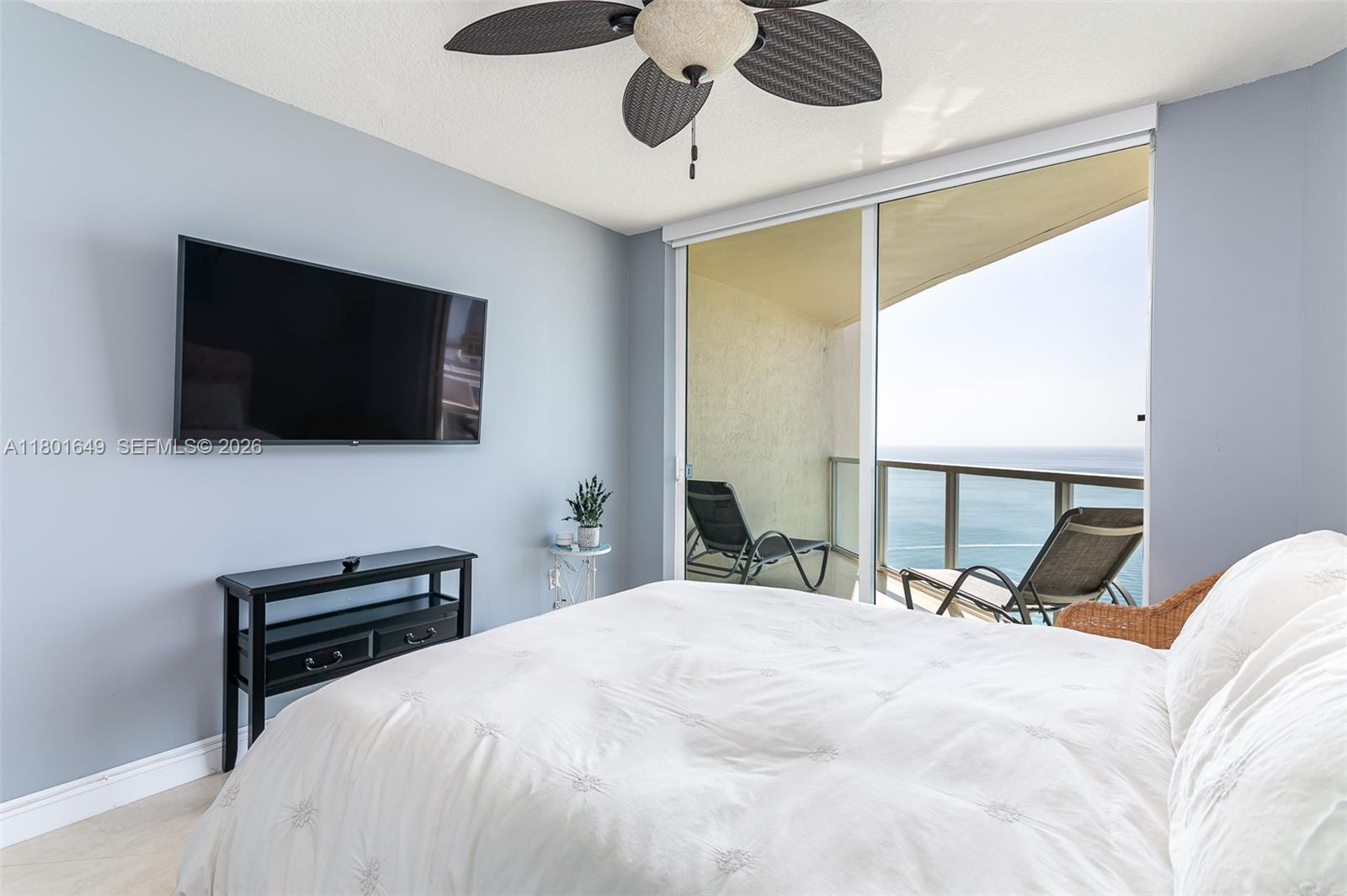 LA PERLA CONDO - Residential