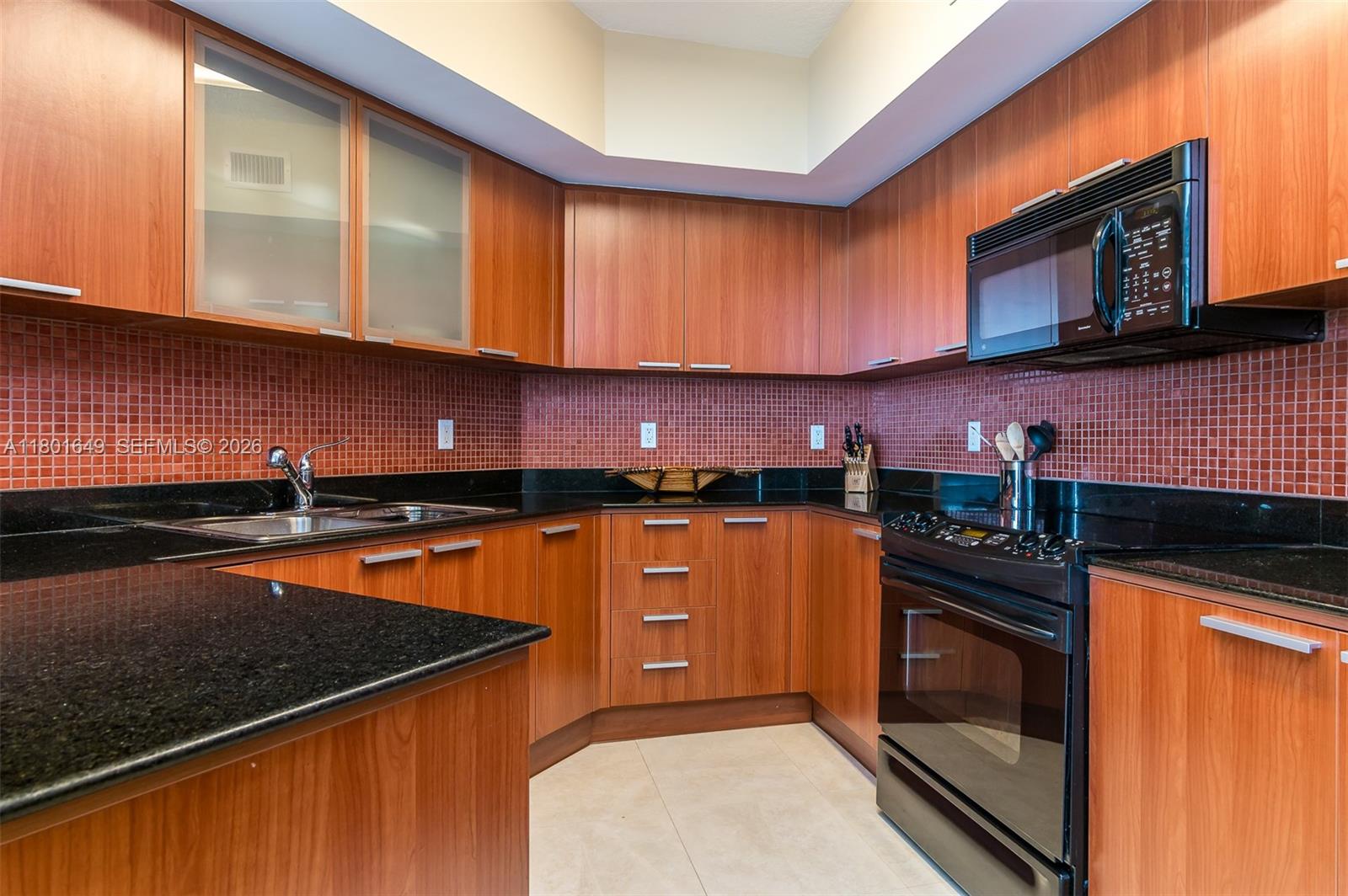 LA PERLA CONDO - Residential