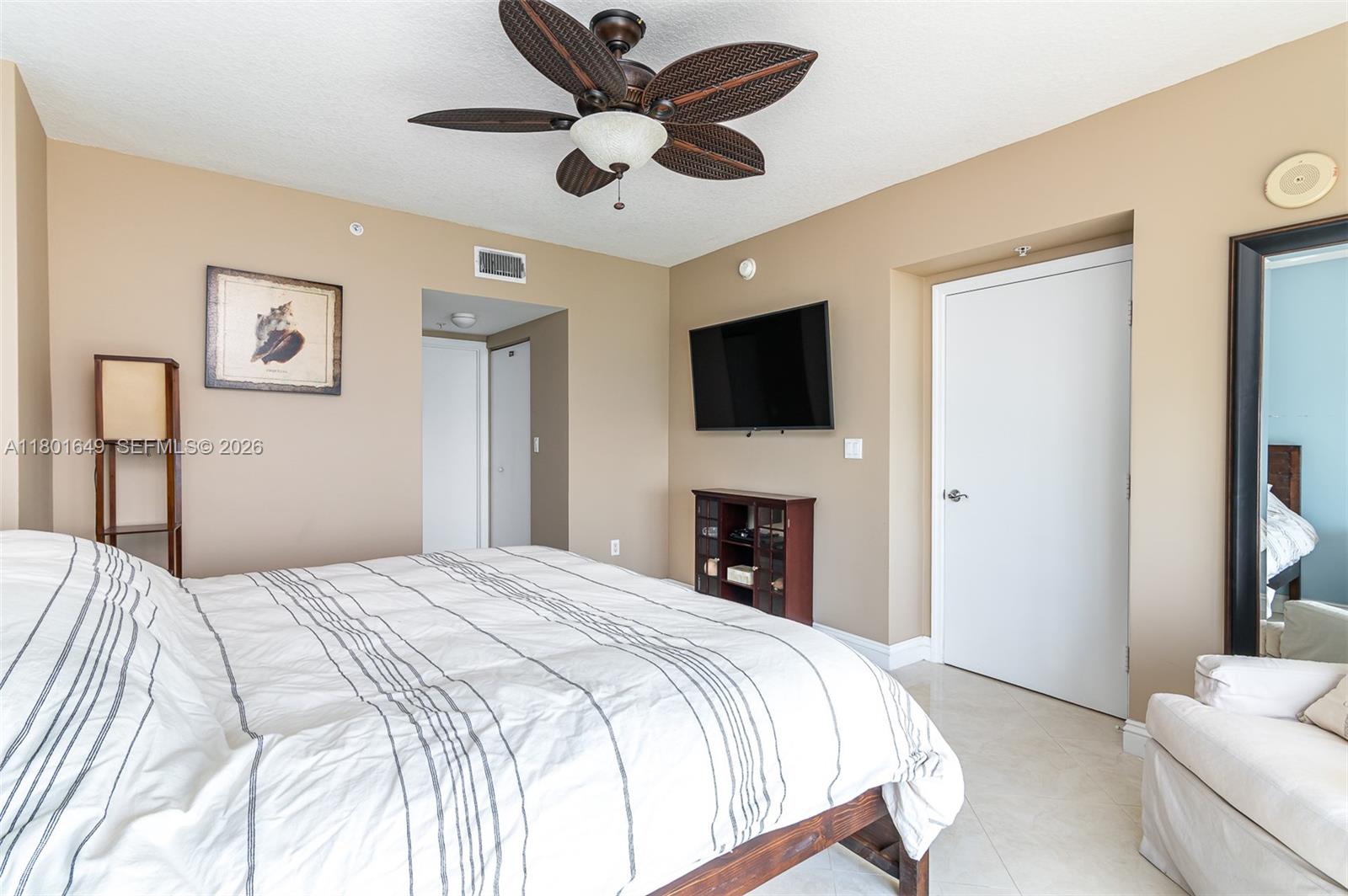 LA PERLA CONDO - Residential