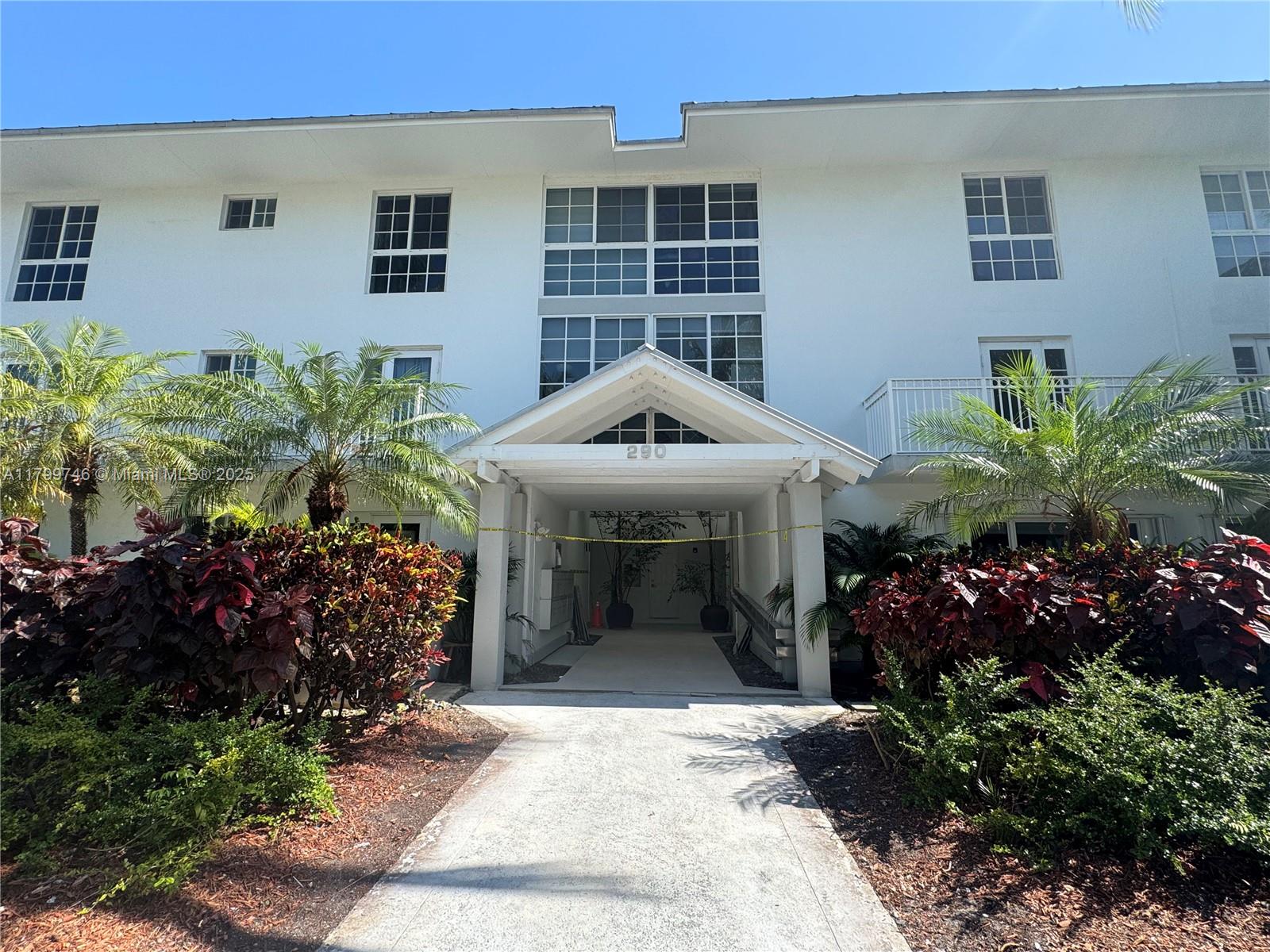 Rental Property at 290 Sunrise Dr 3-A, Key Biscayne, Miami-Dade County, Florida - Bedrooms: 2 
Bathrooms: 2  - $3,750 MO.