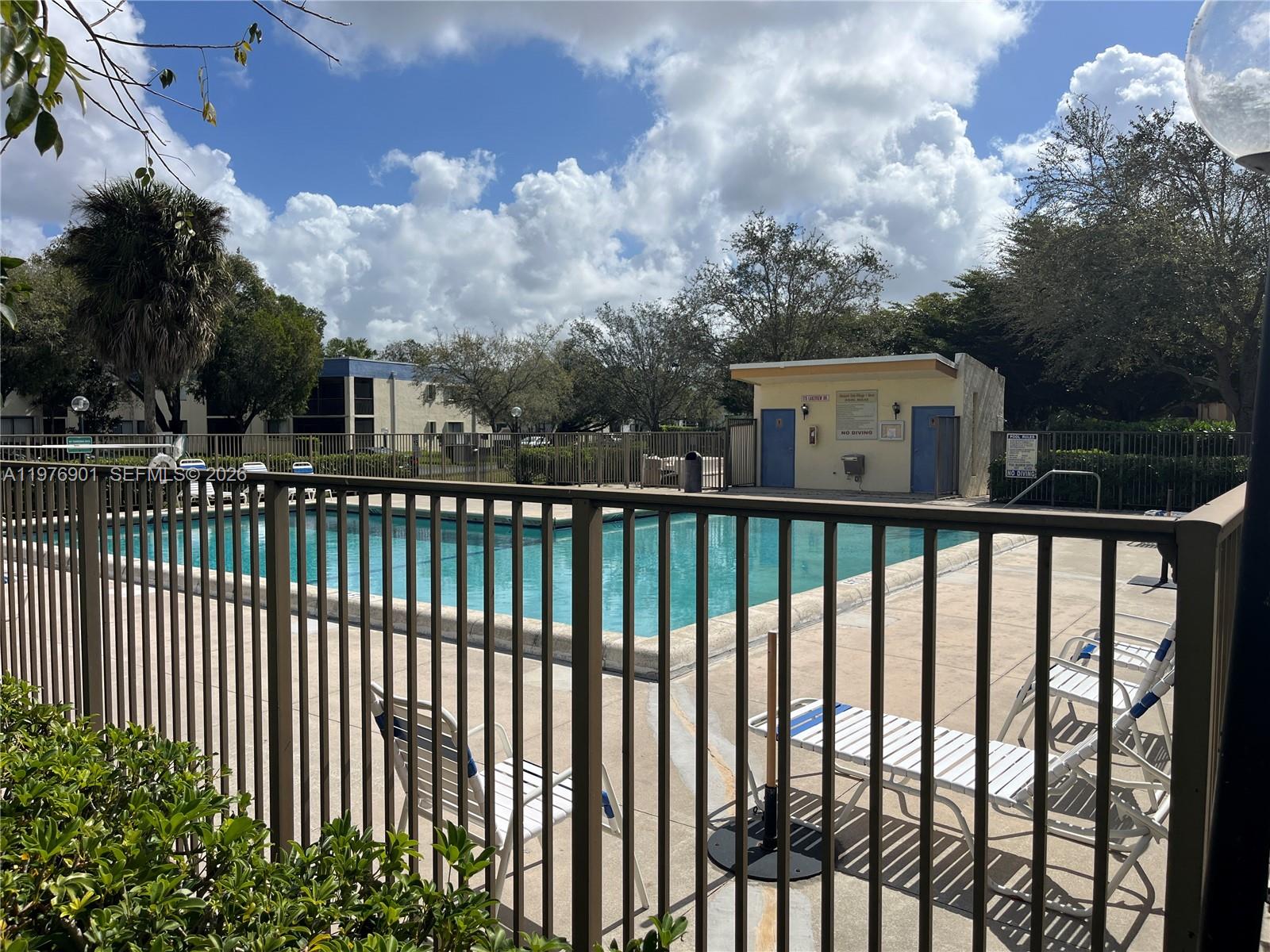 RACQUET CLUB VILLAGE APAR - Residential