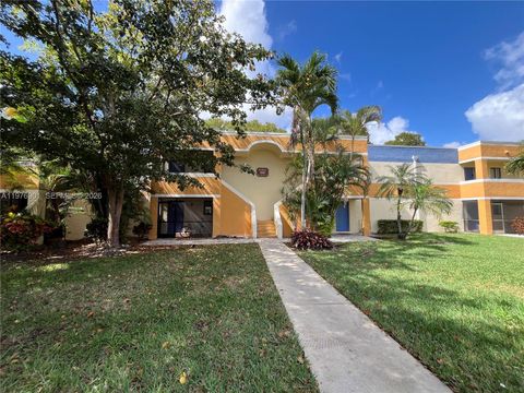 183 Lakeview Dr 203 Weston FL 33326