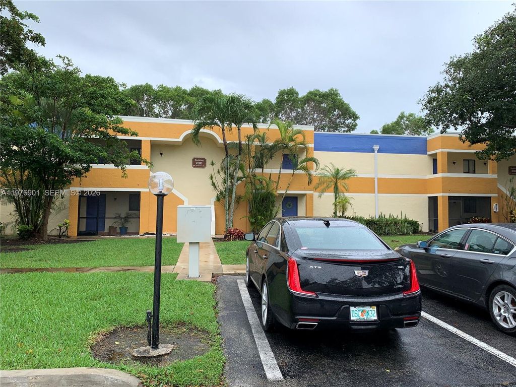Photo of 183 Lakeview Dr #203, Weston, FL 33326 (MLS # A11976901)