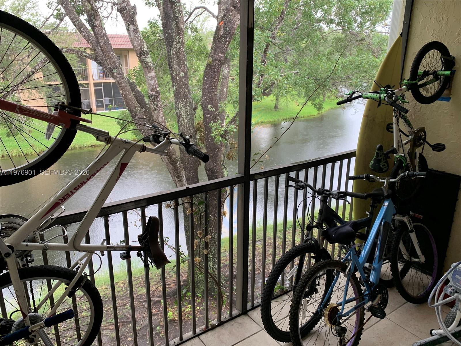 RACQUET CLUB VILLAGE APAR - Residential