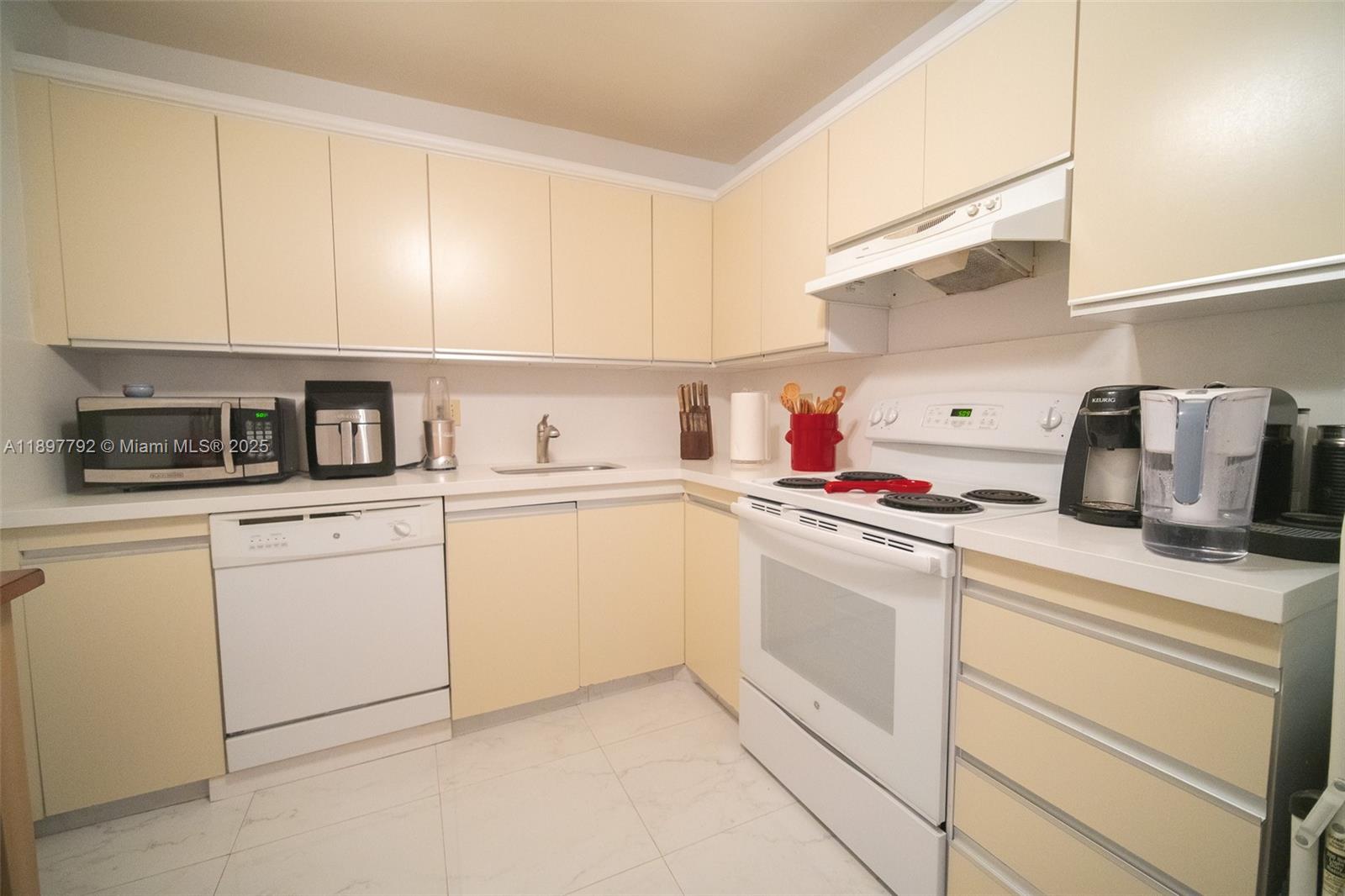 OLYMPUS CONDO PHASE - Residential