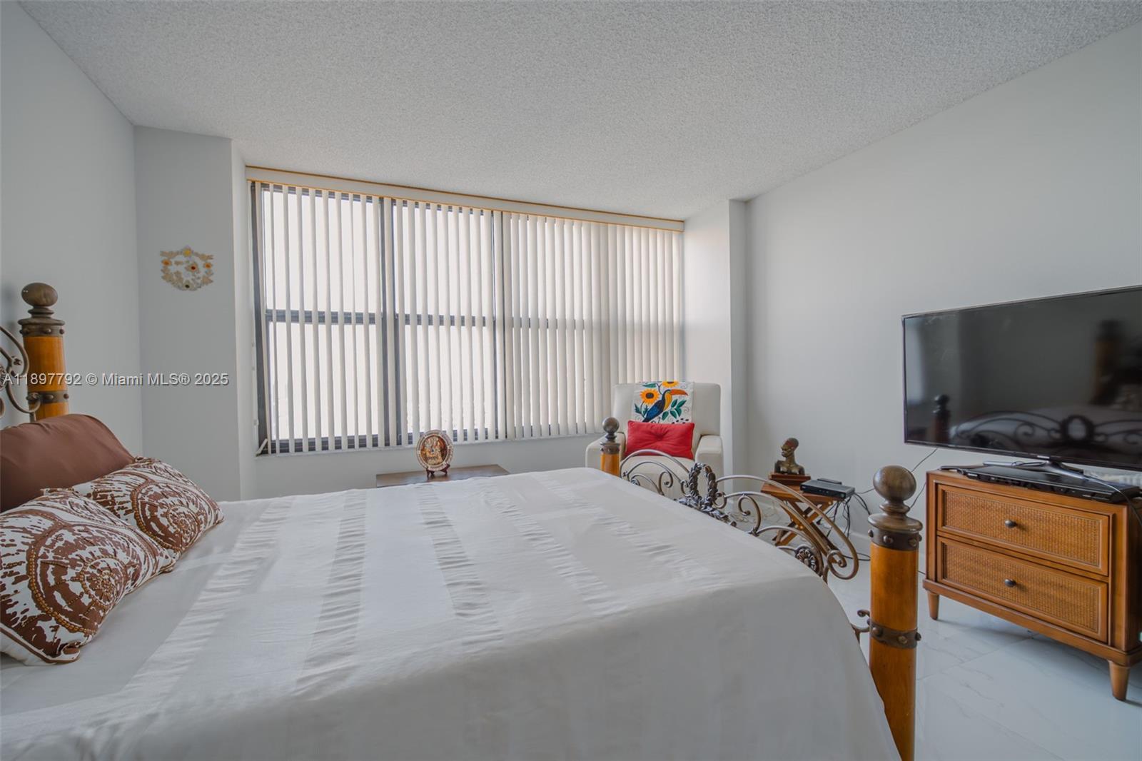 OLYMPUS CONDO PHASE - Residential