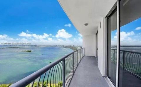 1750 N Bayshore Dr 4003 Miami FL 33132