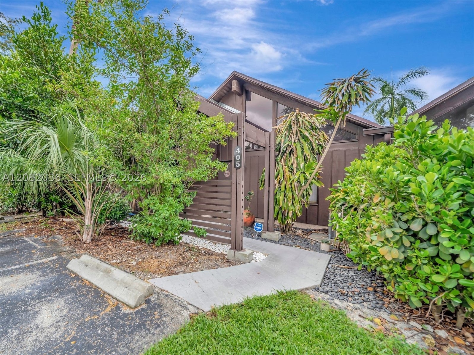 405 N University Dr