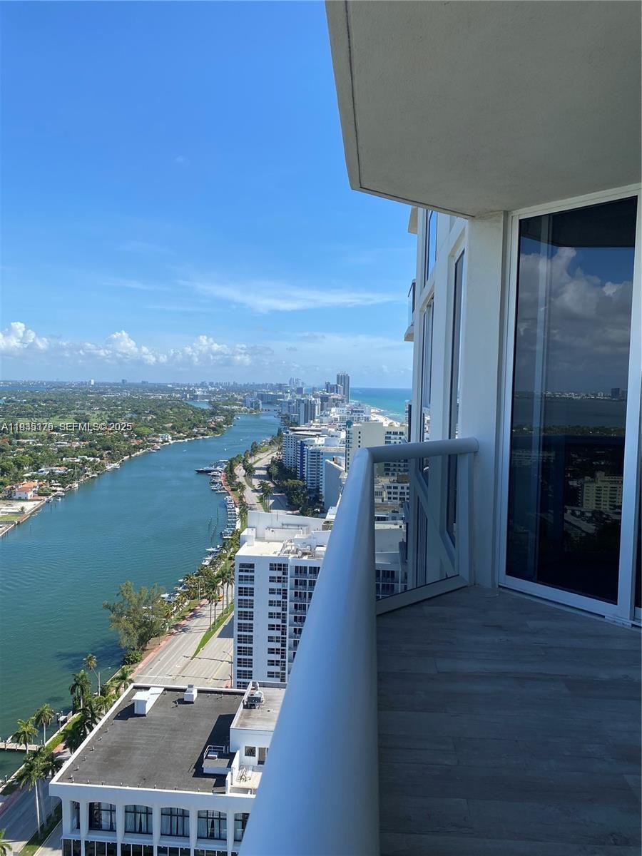 4779 Collins Ave 3606