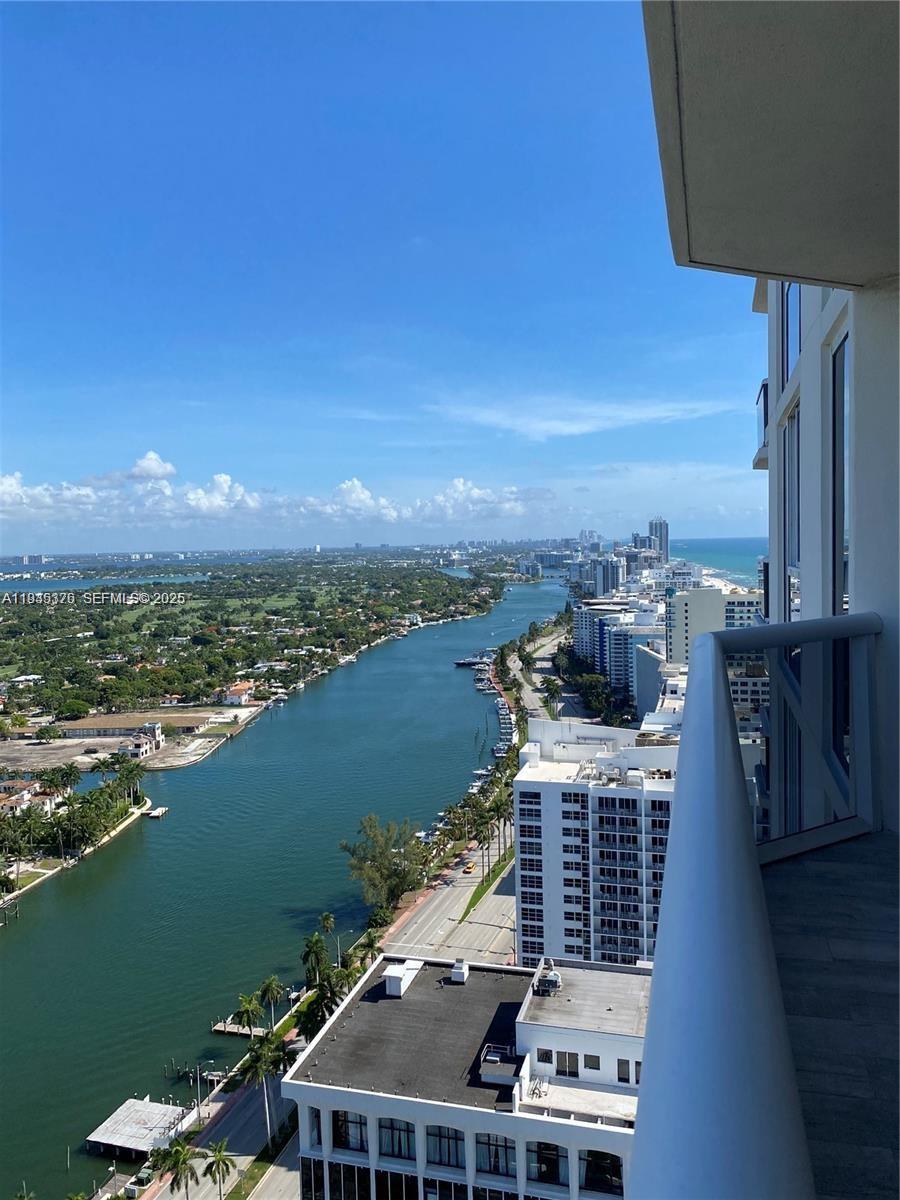 4779 Collins Ave 3606