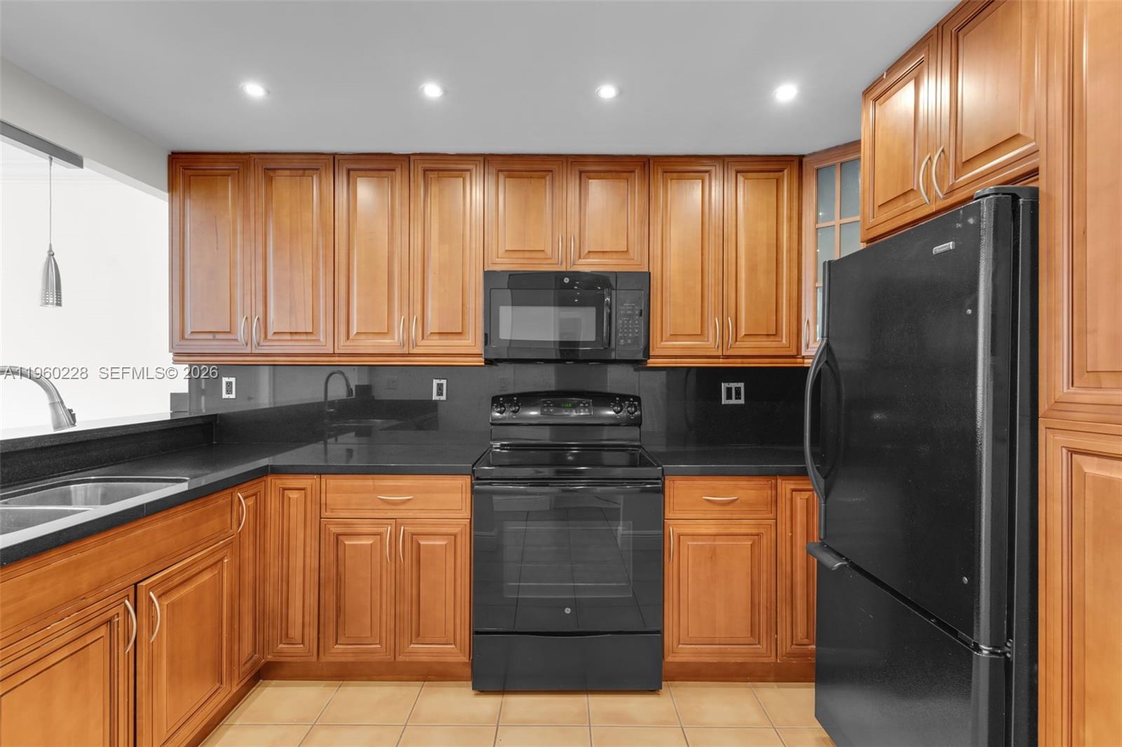 BRICKELL PLACE CONDO - Residential Lease