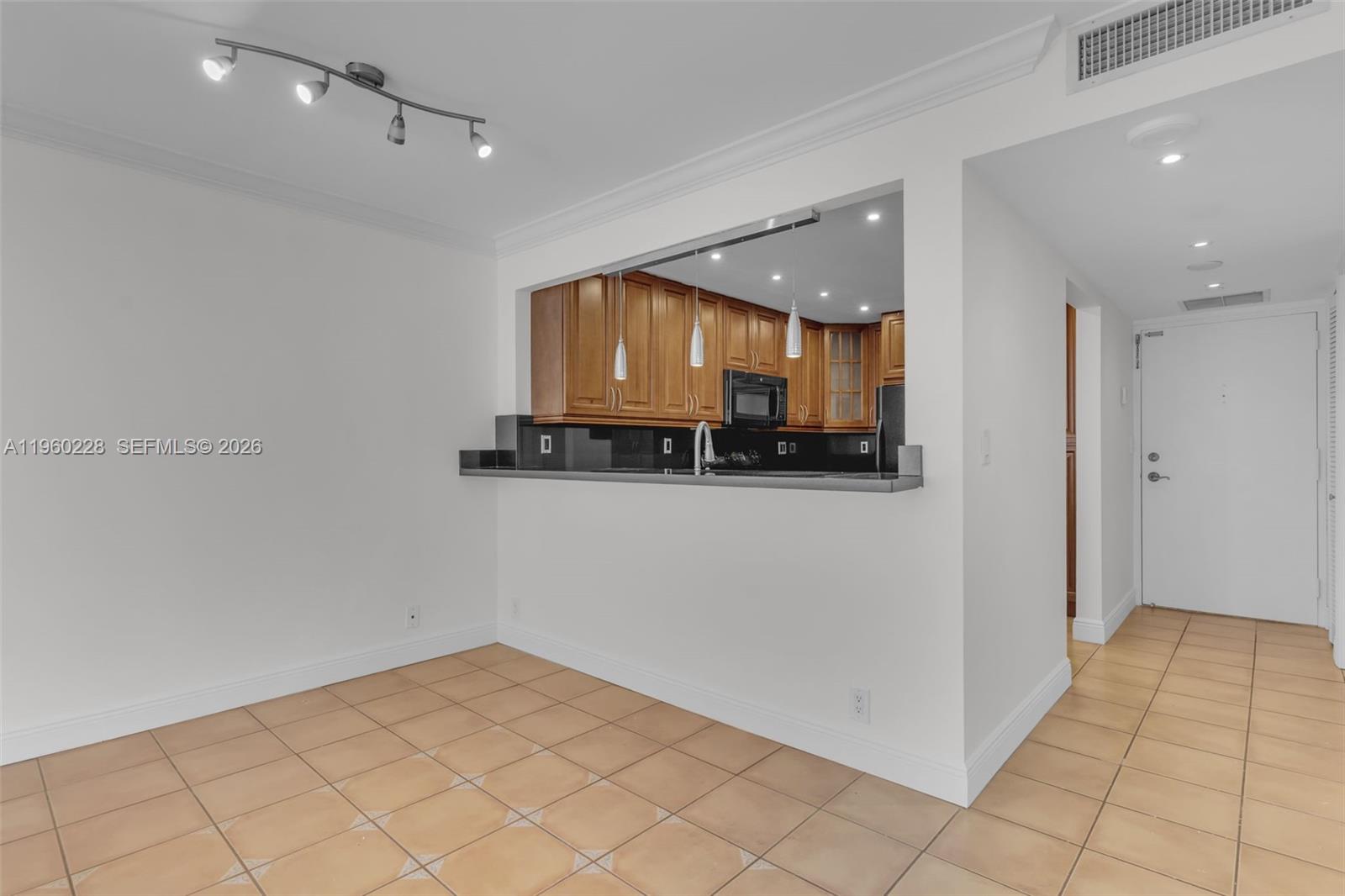 BRICKELL PLACE CONDO - Residential Lease