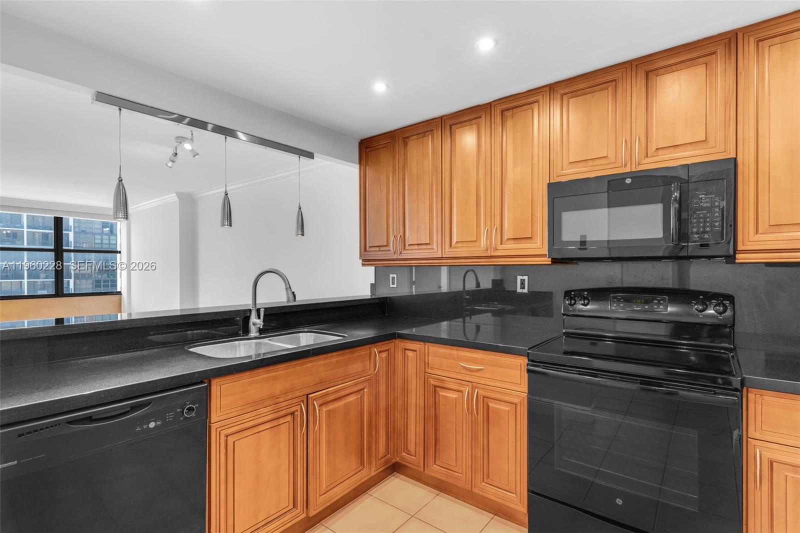 BRICKELL PLACE CONDO - Residential Lease