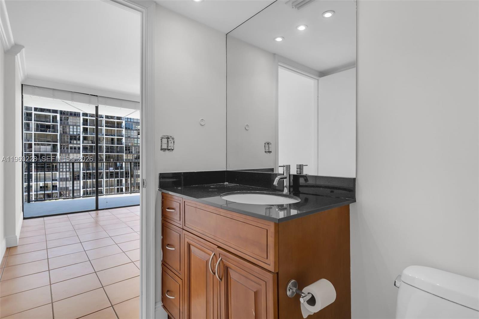 BRICKELL PLACE CONDO - Residential Lease