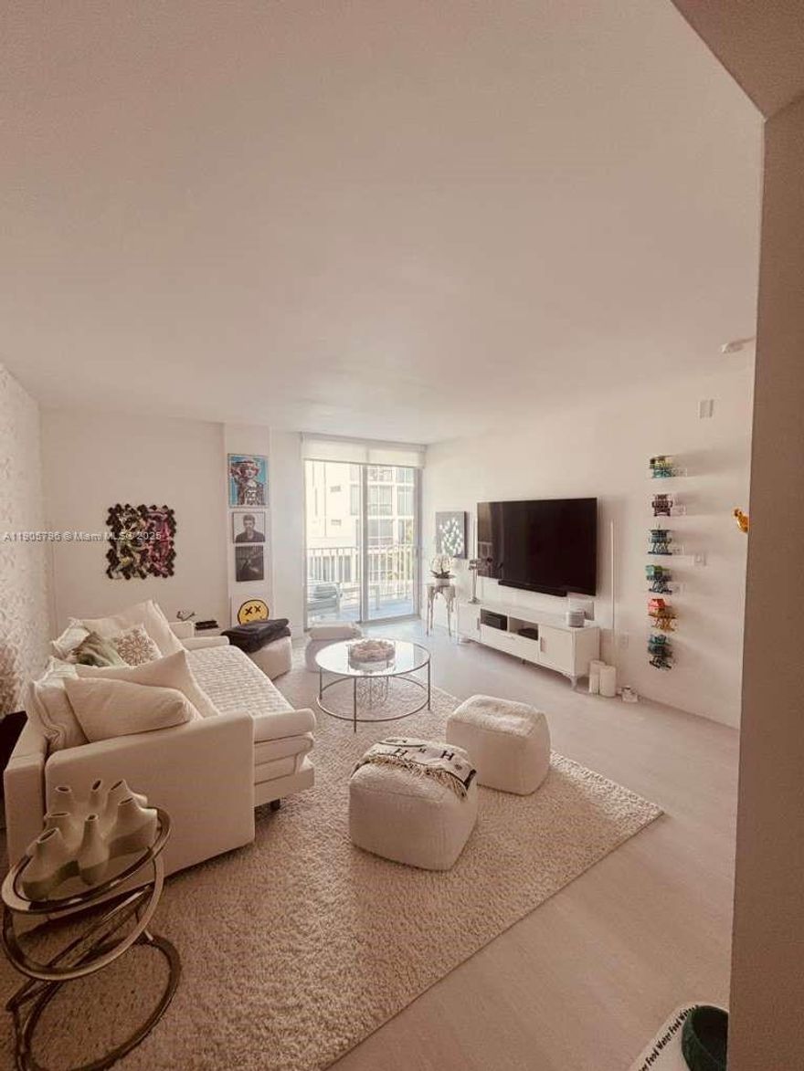 Located between the Atlantic Ocean to the east and Biscayne Bay to the west, this spacious unit on the sixth floor offers 1 bedroom and 1.5 baths in one of Miami Beach’s most wonderful addresses. The building provides exceptional amenities, including 24-hour security, swimming pool, a fitness center, sauna. HOA fees cover cable, water, extermination services, and Wi-Fi. Short-term rentals are permitted with a minimum lease of three months, ideal for residents or investors. Special Assessment will paid in full at closing