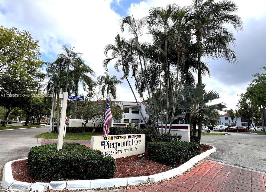 UPDATED CONDO IN THE HEART OF PEMBROKE PINES FIRST FLOOR. MODERN BATHROOMS FRESH PAINT THROUGHOUT, MODERN FLOORING, ENCLOSED PATIO AND WASHER AND DRYER IN- UNIT.