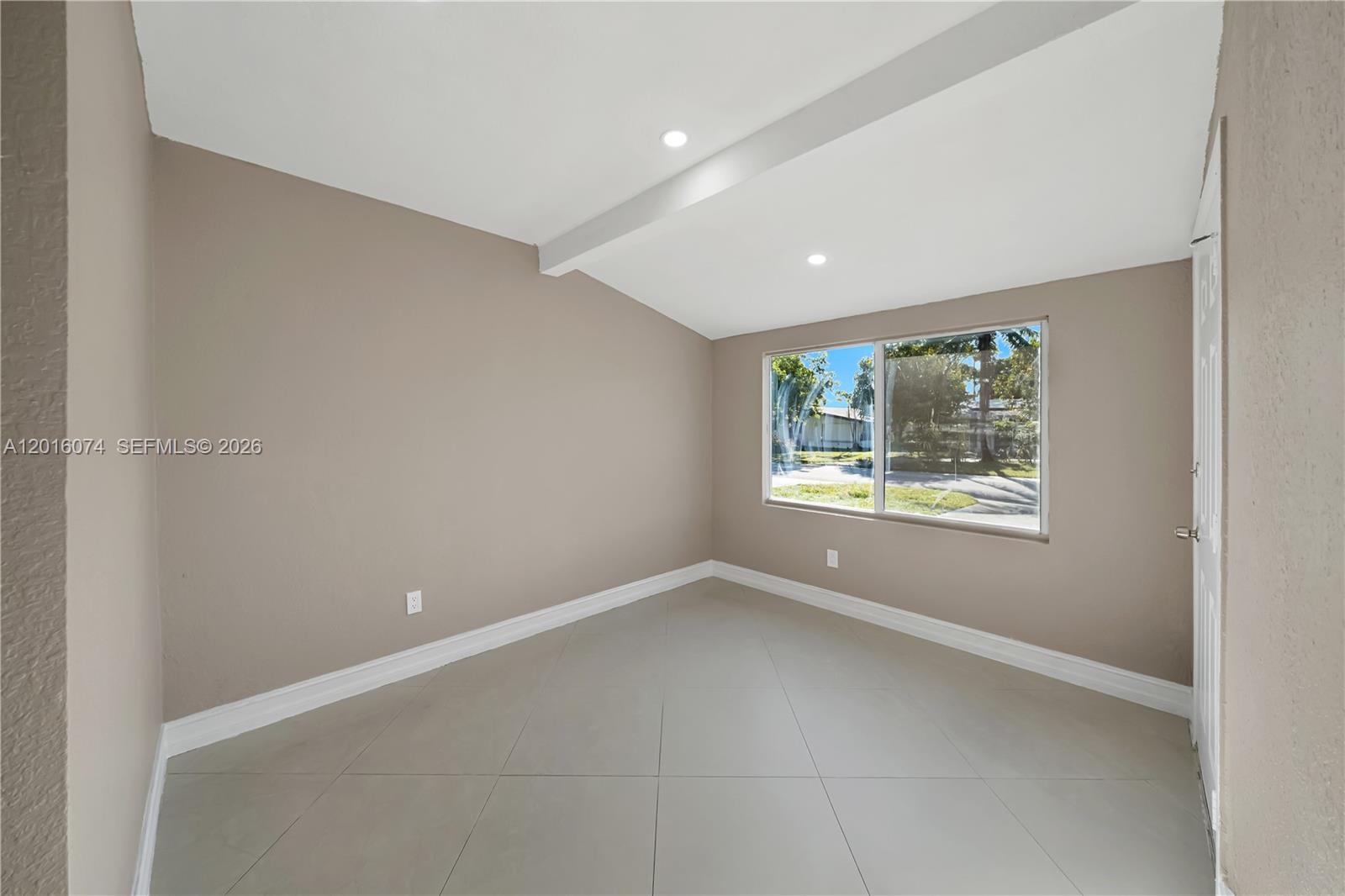 2512 Alcazar Dr