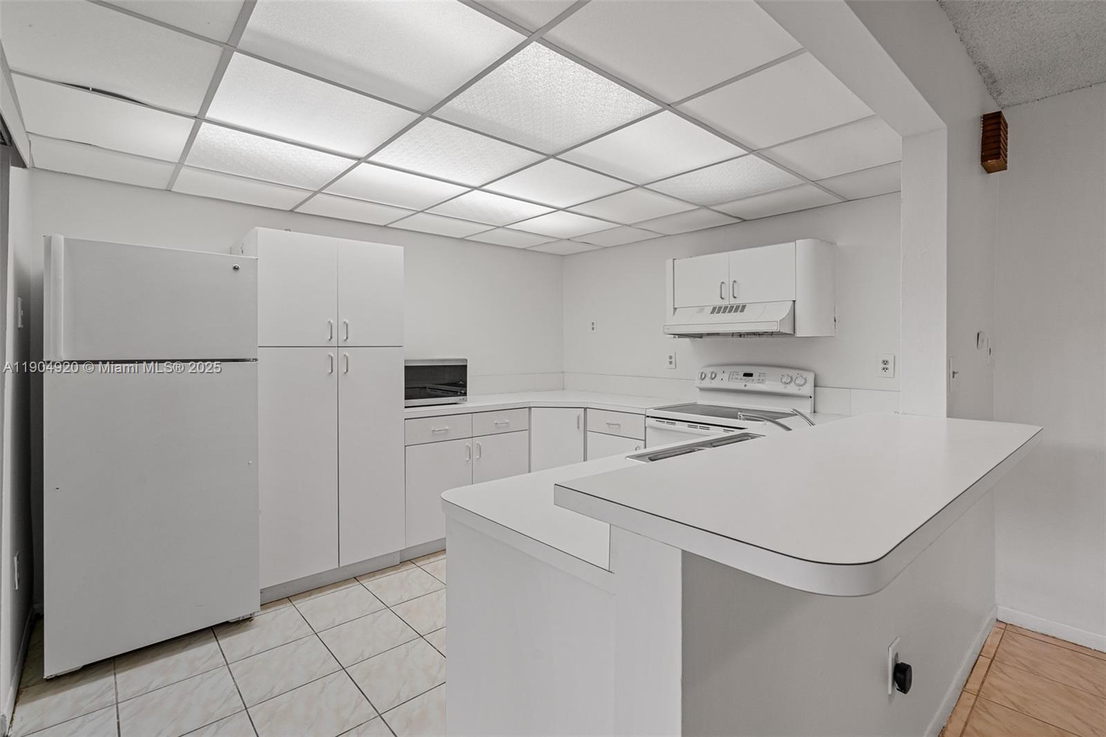 OASIS CONDO NO 3 - Residential Lease