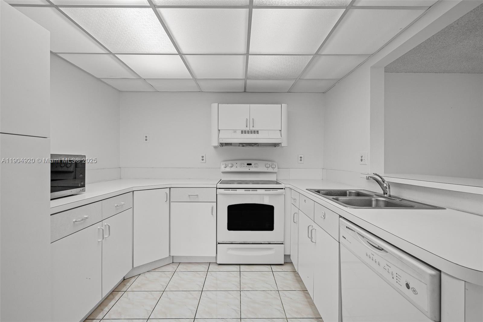 OASIS CONDO NO 3 - Residential Lease