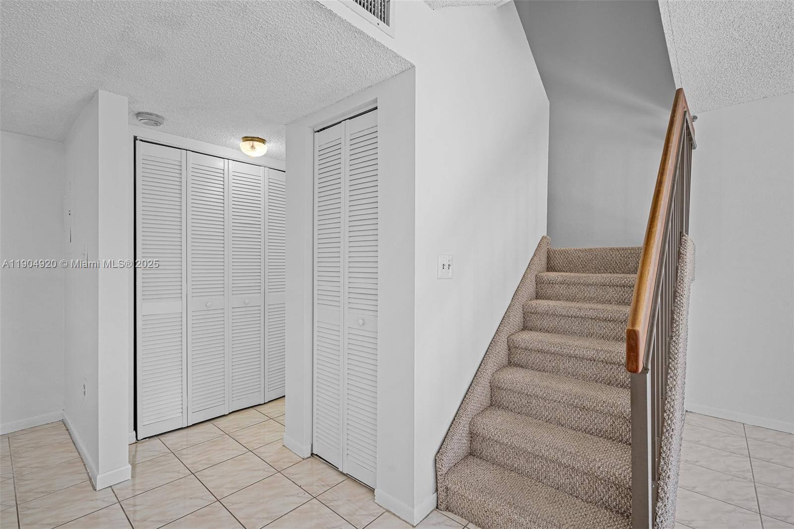 OASIS CONDO NO 3 - Residential Lease