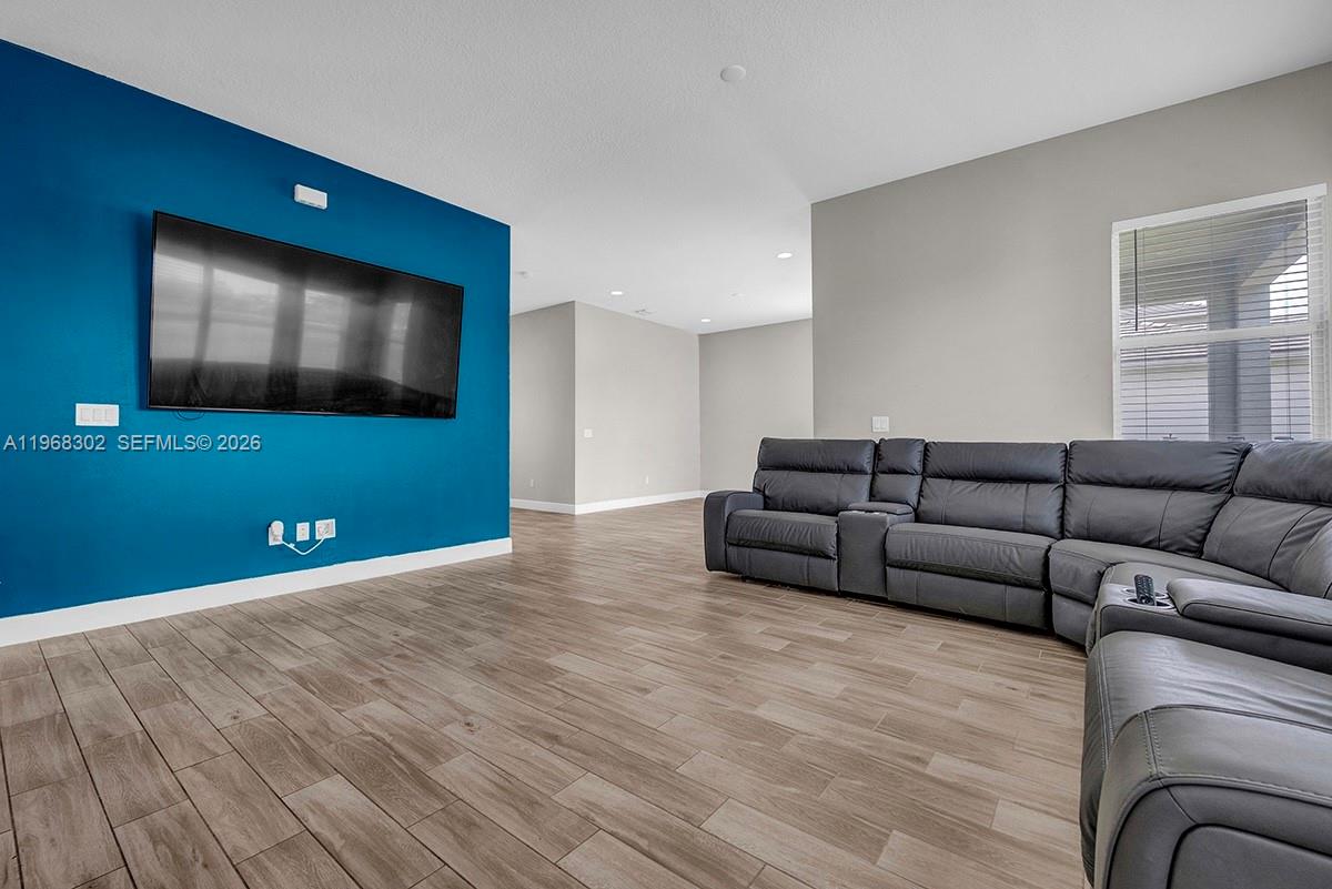 GROVES OF WESTLAKE - Residential