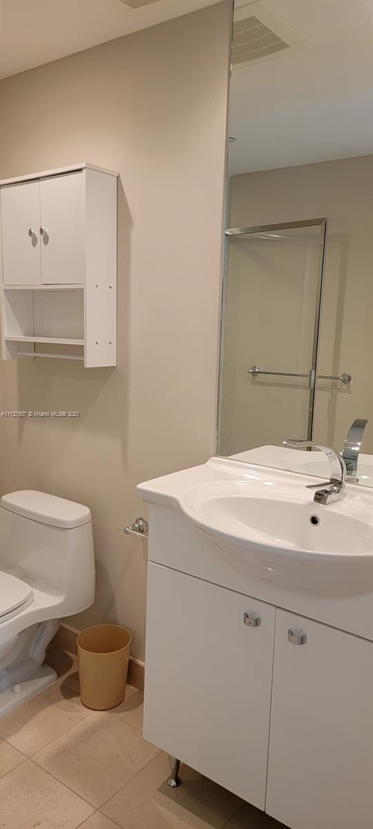 BEACH CLUB CONDO - Residential Lease