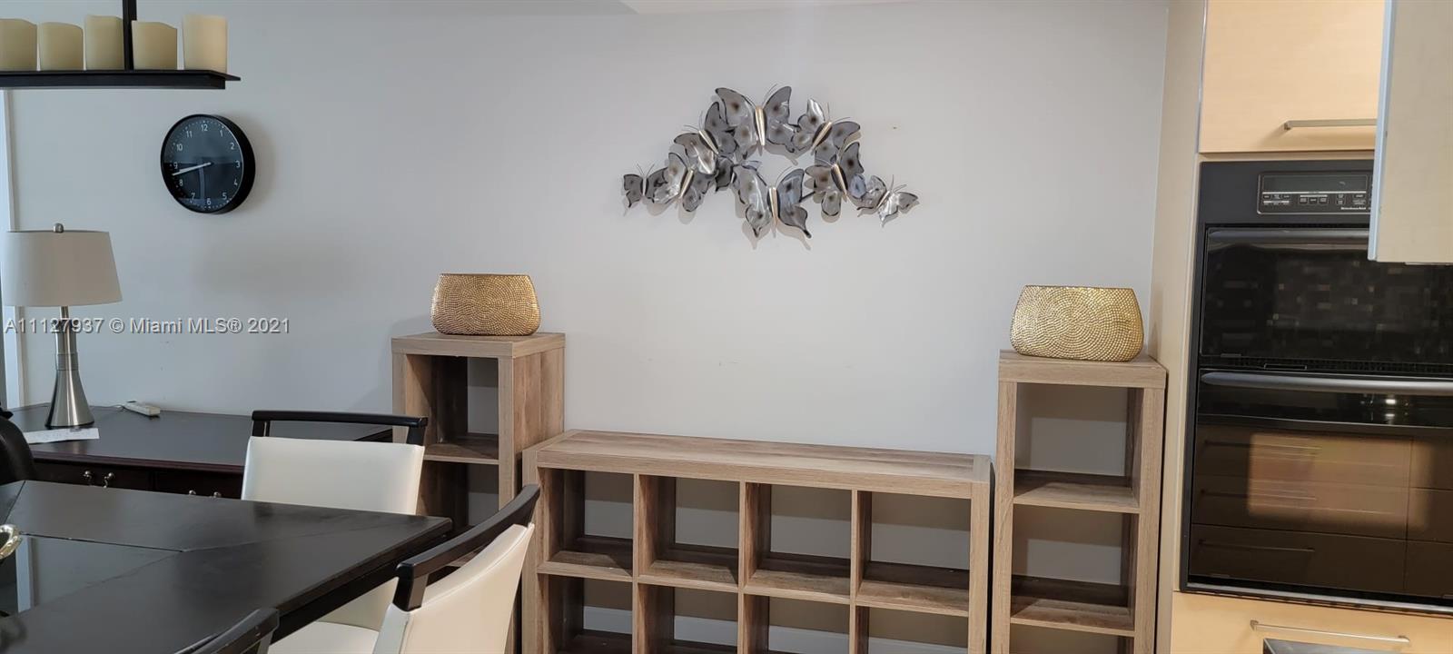 BEACH CLUB CONDO - Residential Lease