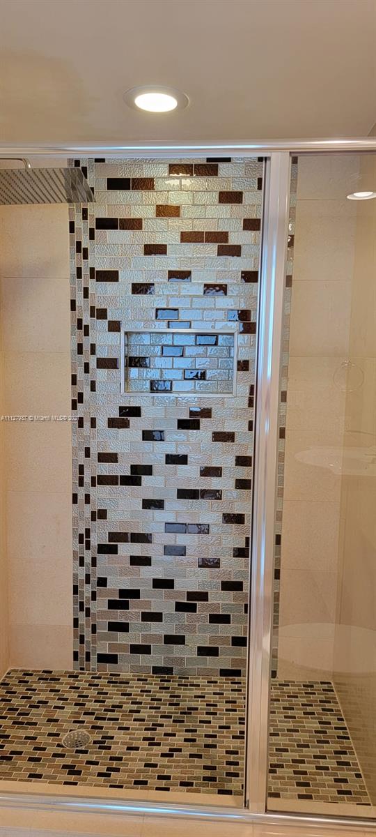 BEACH CLUB CONDO - Residential Lease