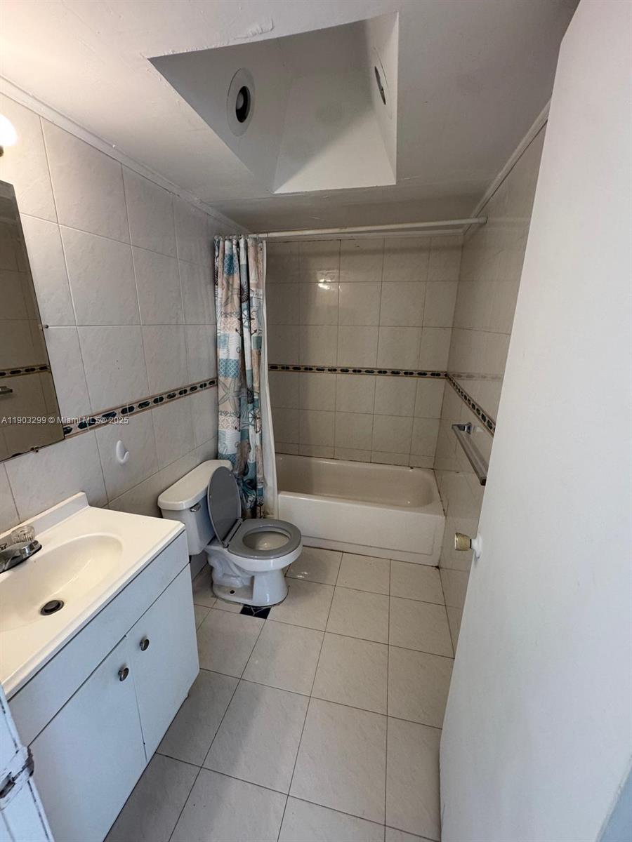 CRESTVIEW TOWERS CONDO - Residential Lease