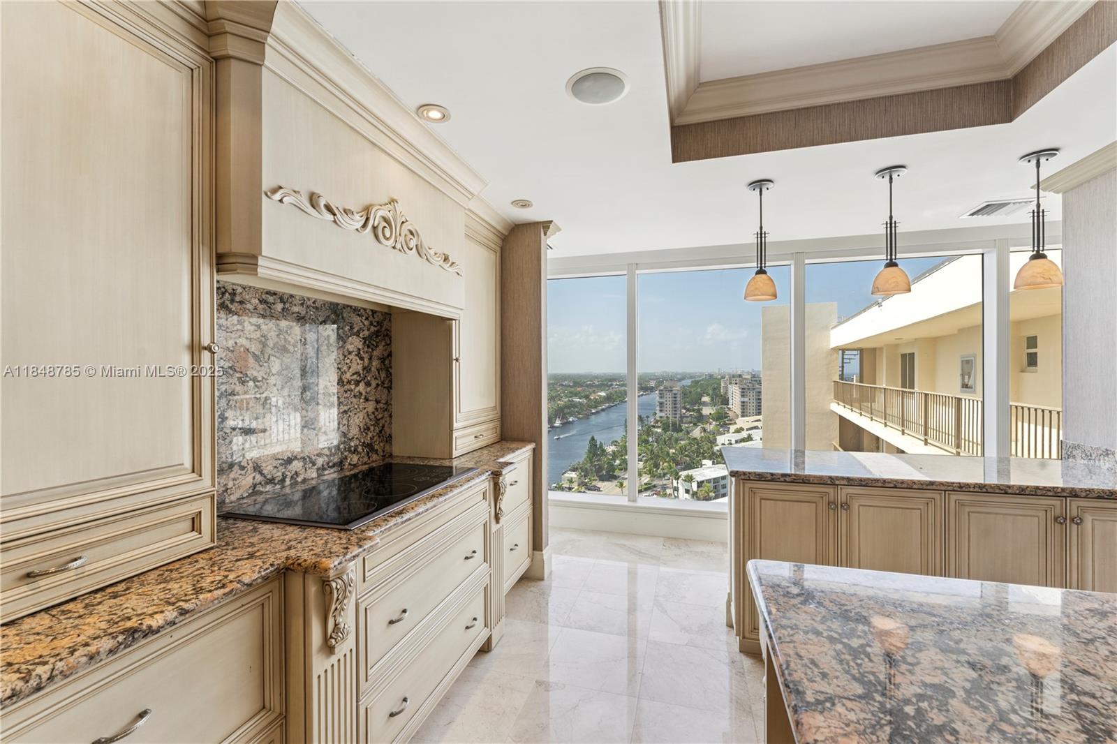 LANDMARK AT HILLSBORO CON - Residential