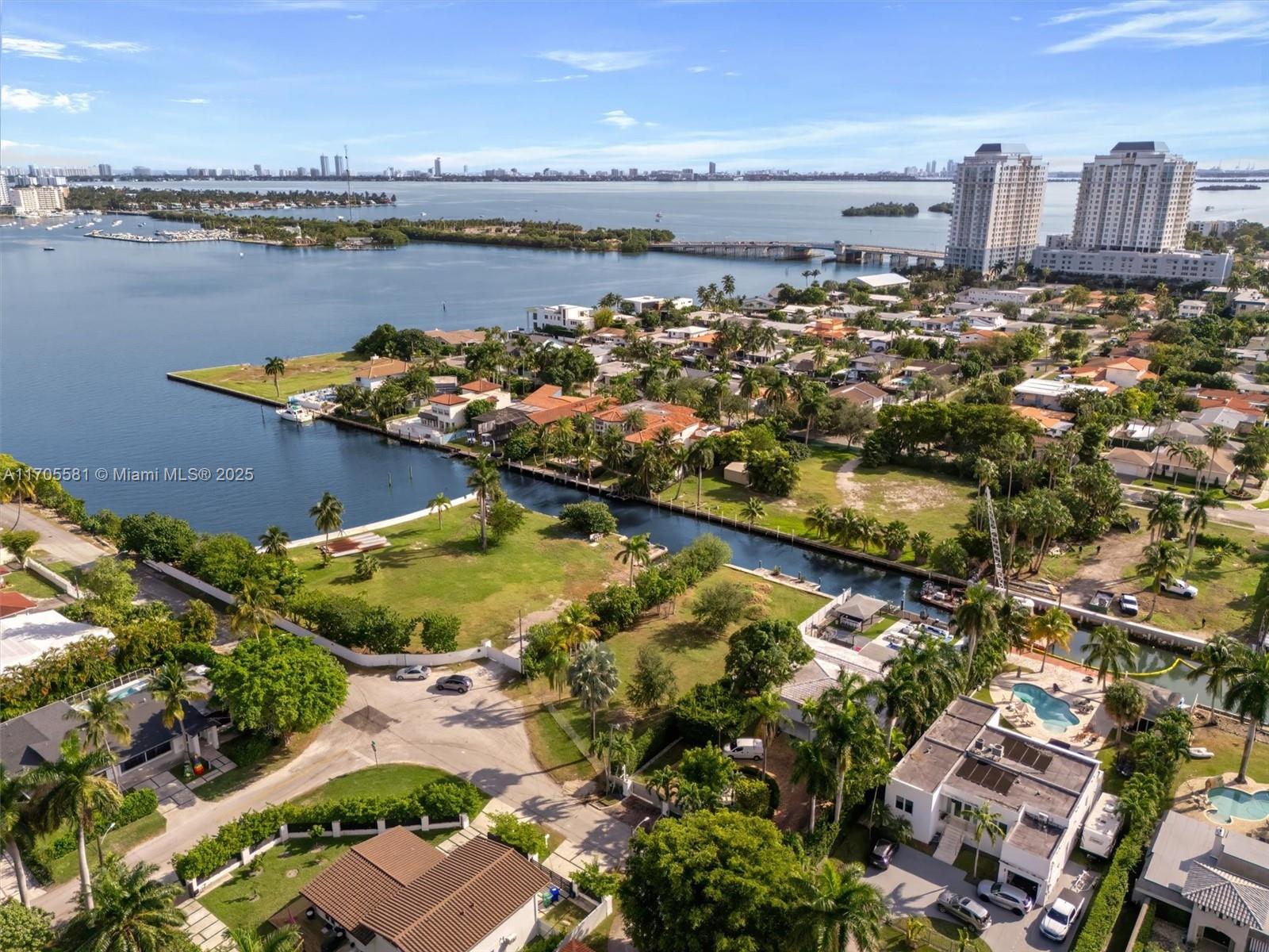 ADEMAR PARK AMD PL - Land