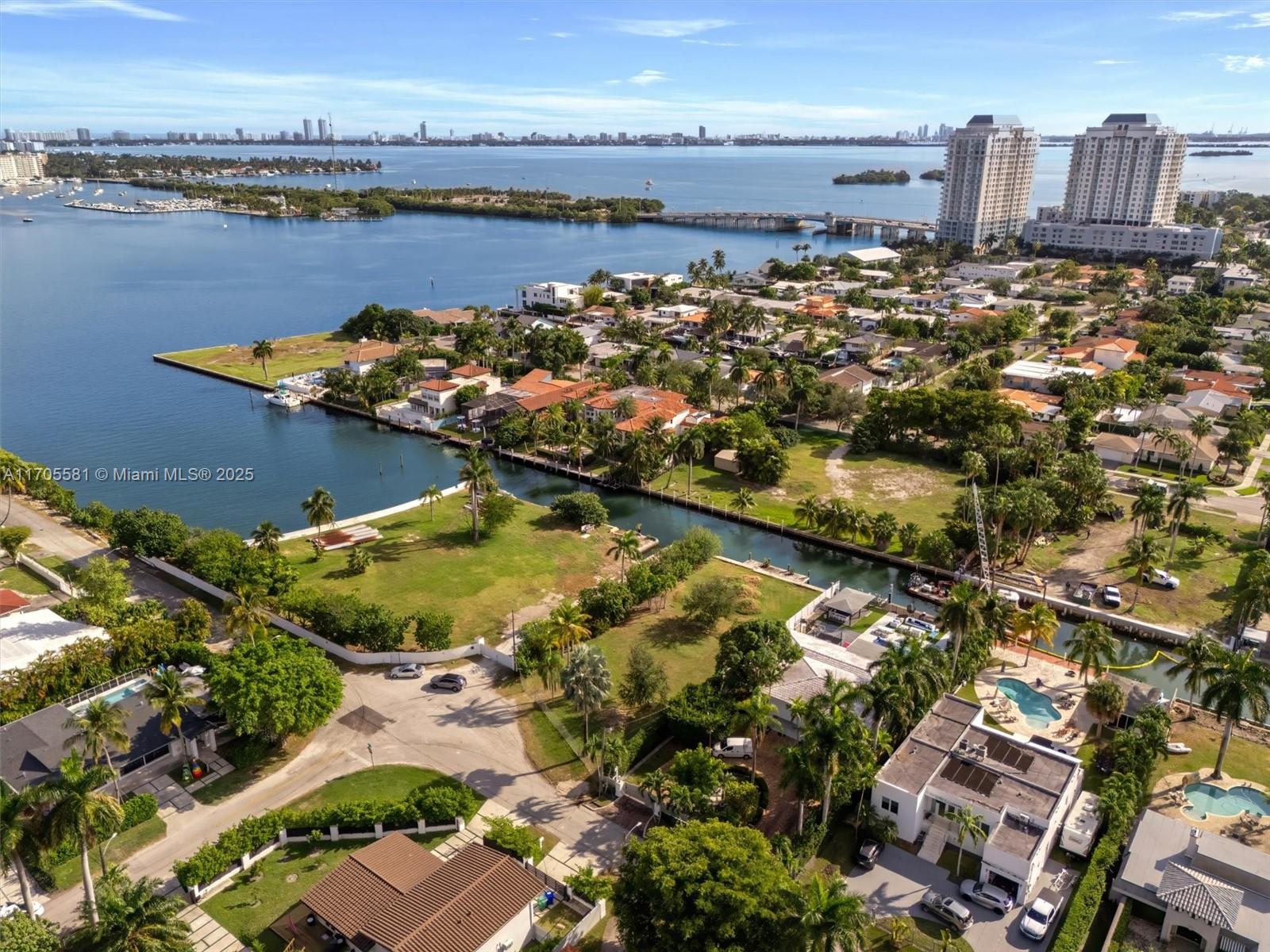 ADEMAR PARK AMD PL - Land