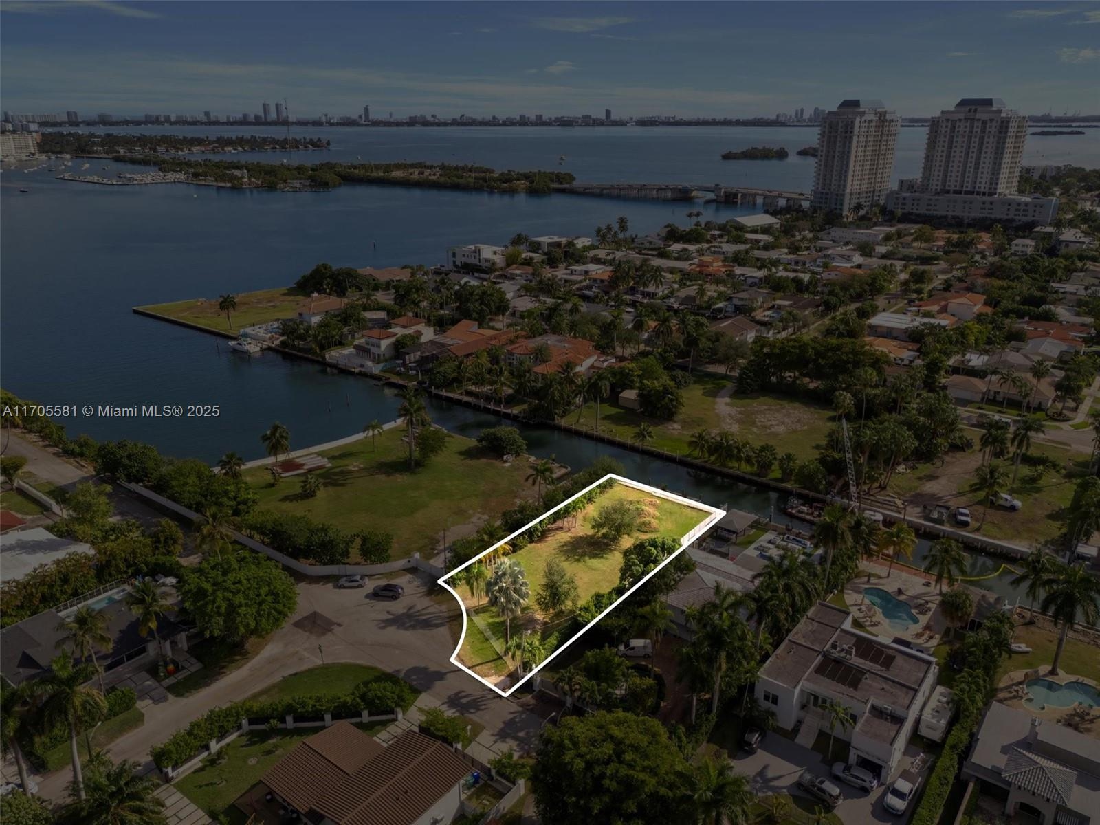 ADEMAR PARK AMD PL - Land