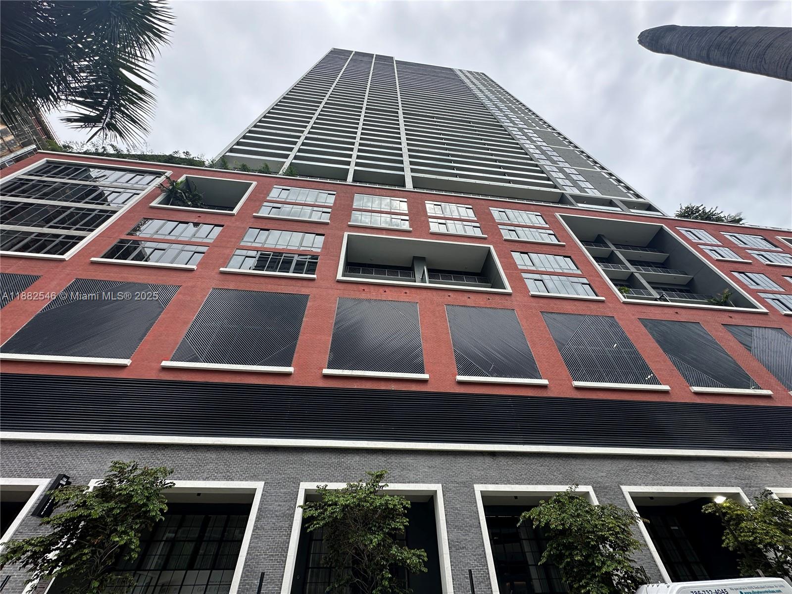 601 NE 1st Avenue 3704