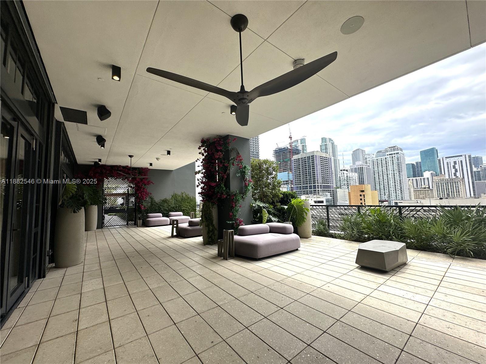 601 NE 1st Avenue 3704