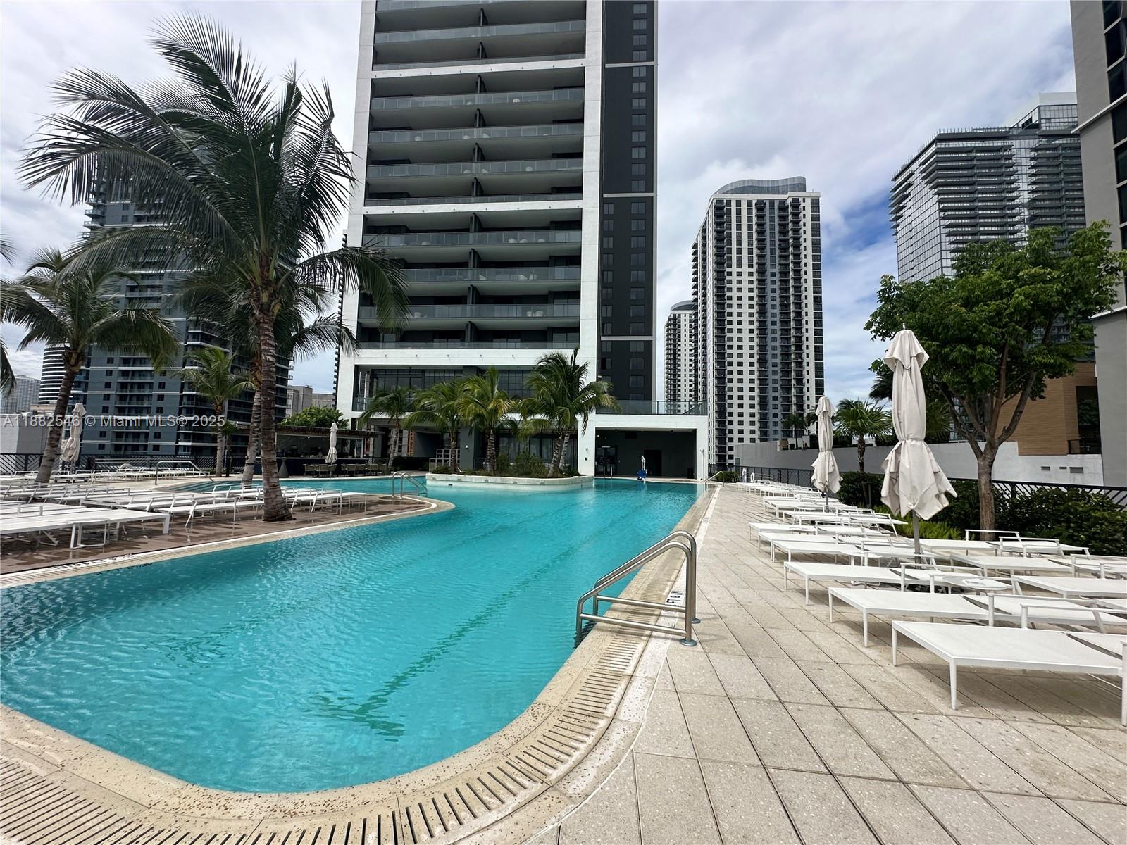 601 NE 1st Avenue 3704