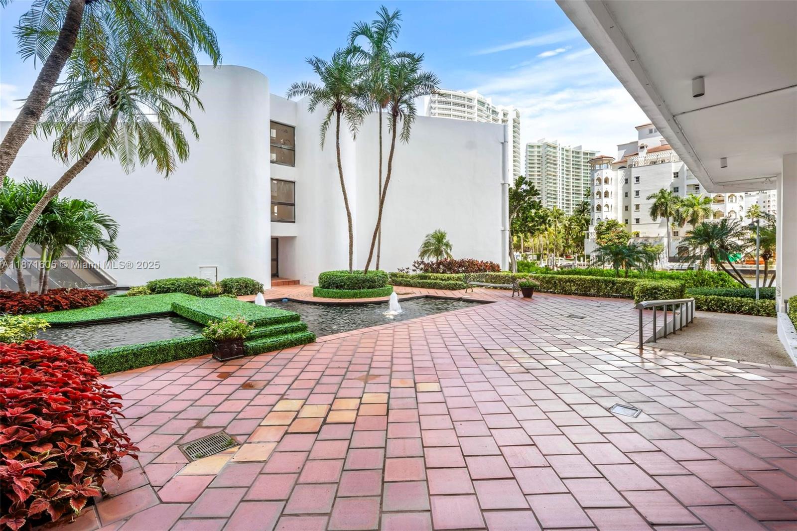 TURNBERRY ISLE NORTH - Residential