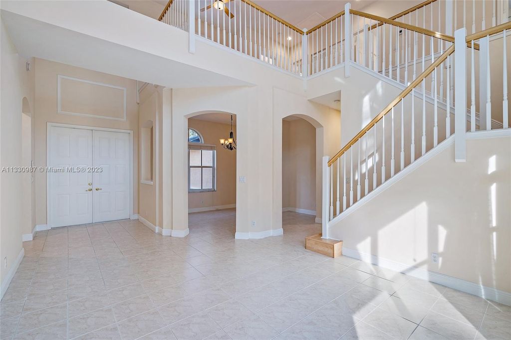 Photo of 1103 Lakeshore Dr, Jupiter, FL 33458 (MLS # A11330987)