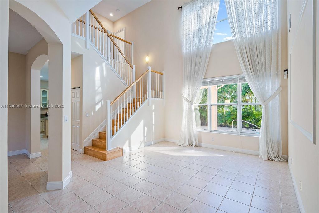 Photo of 1103 Lakeshore Dr, Jupiter, FL 33458 (MLS # A11330987)