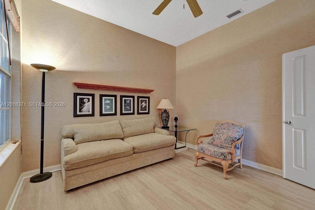 DOUBLE TREE - Residential