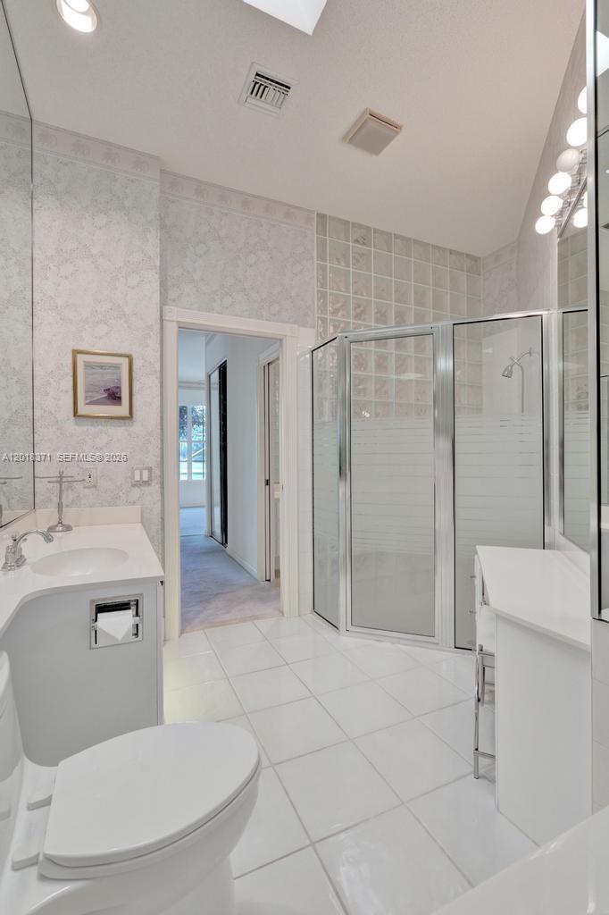 DOUBLE TREE - Residential