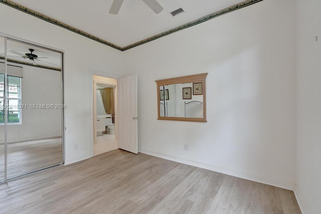 DOUBLE TREE - Residential