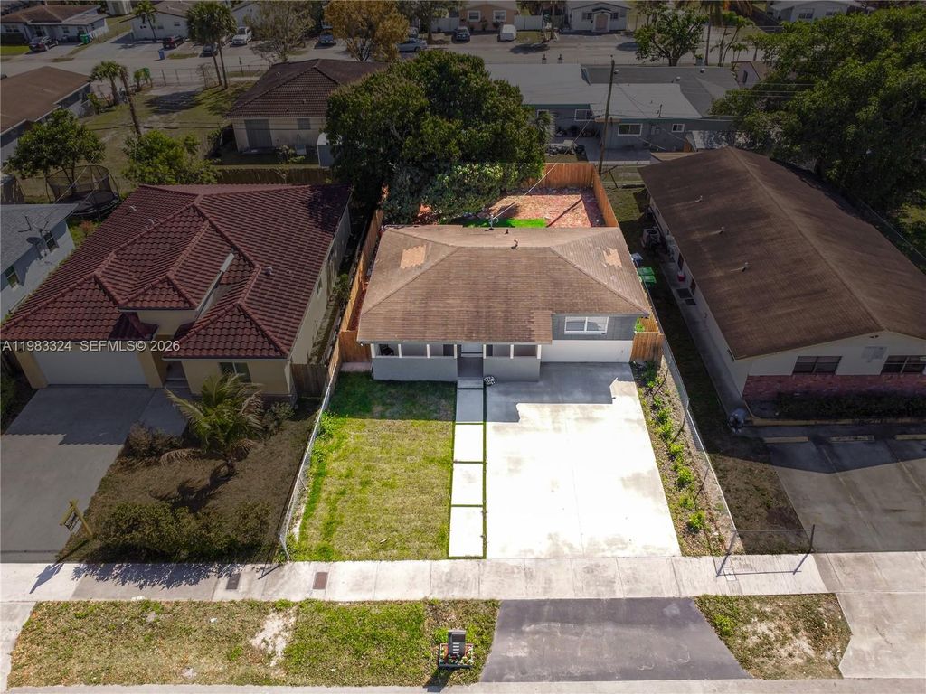 Photo of 2760 NW 13th Ct, Fort Lauderdale, FL 33311 (MLS # A11983324)