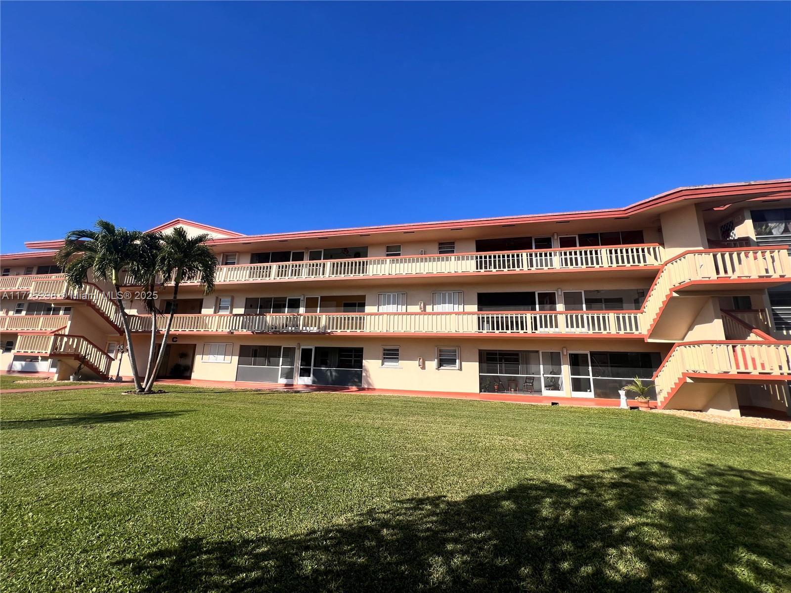 5300 Washington St C118, Hollywood, Broward County, Florida - 2 Bedrooms  
2 Bathrooms - 