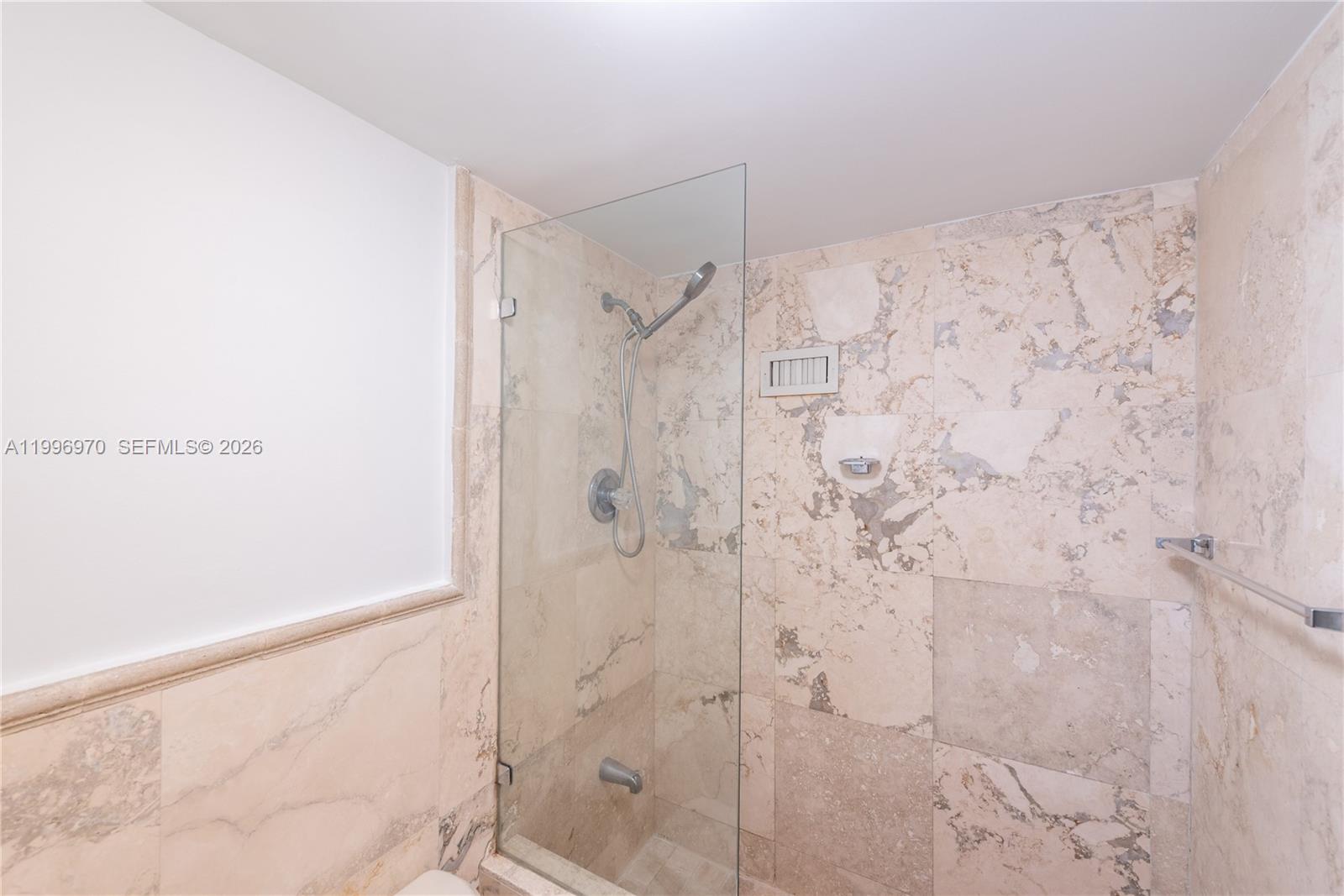 OCEAN DRIVE MANORS INC CO - Residential Lease