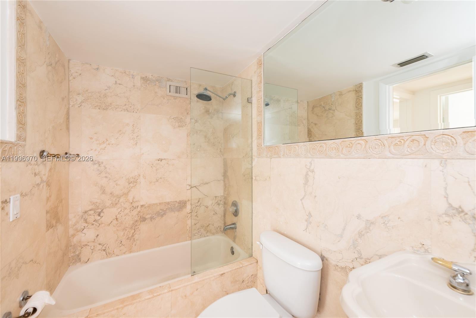 OCEAN DRIVE MANORS INC CO - Residential Lease