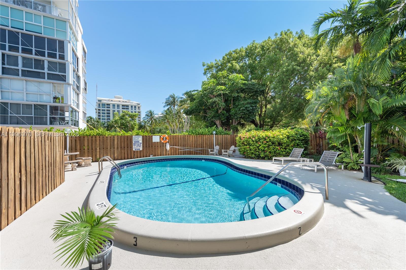 OCEAN DRIVE MANORS INC CO - Residential Lease