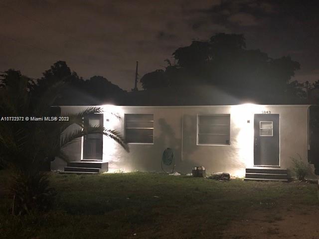 HOLLYWOOD ACRES - Residential Lease